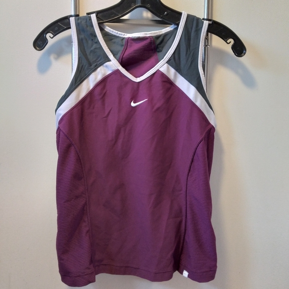 Nike Tops - NIKE ACTIVE WEAR SHIRT SIZE S